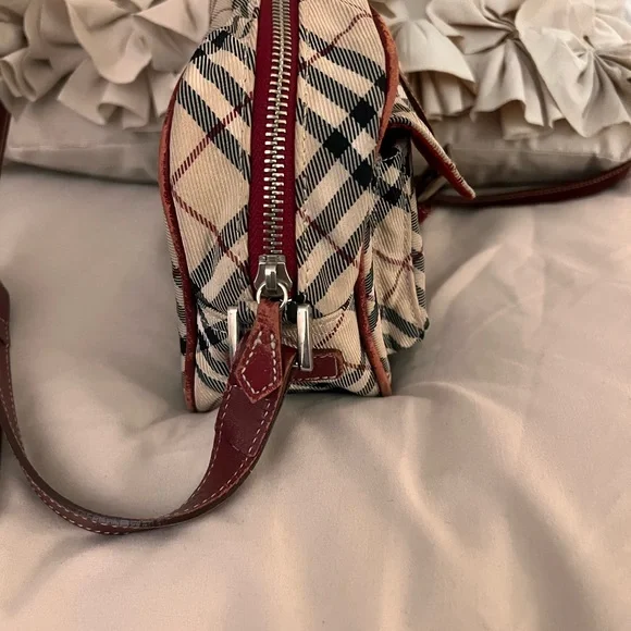 Burberry Beige and Red Checkered Bag. Blue label - Picture 3 of 10